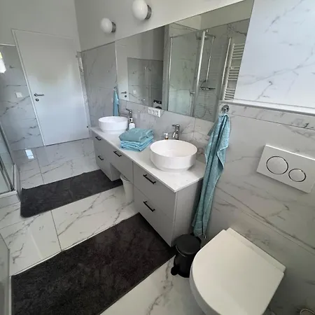 Modernes Zentrales Mit Balkon * Villach