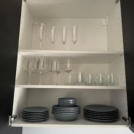 Modernes Zentrales Mit Balkon *