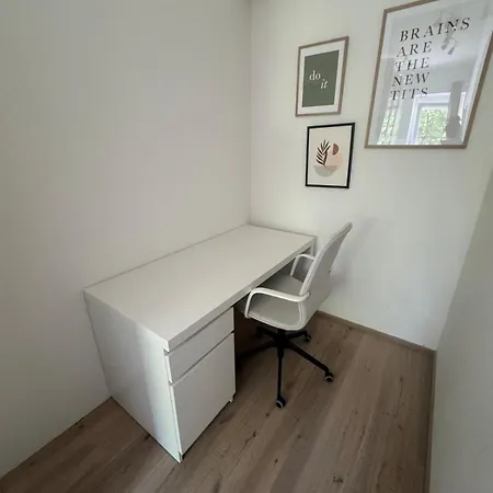 Modernes Zentrales Mit Balkon Apartment Villach